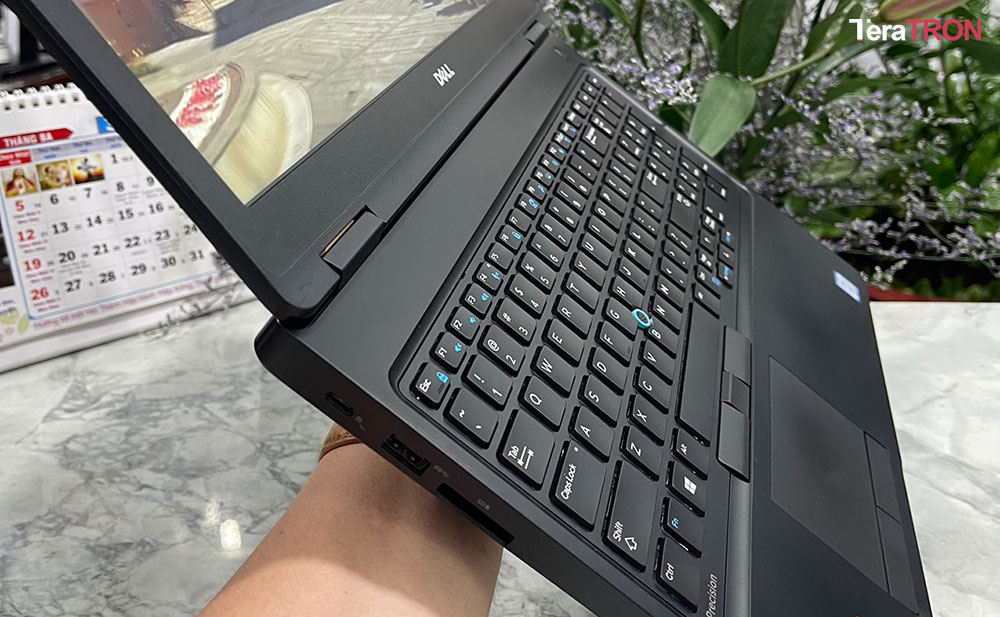Thay bàn phím Laptop DELL PRECISION 3520 TPHCM 1 Thay bàn phím Laptop DELL PRECISION 3520 chính hãng