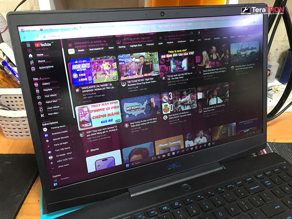 Thay màn hình Laptop Dell G3 3590 7 Thay màn hình Laptop Dell G3 3590 nhiễu nháy nhòe màu