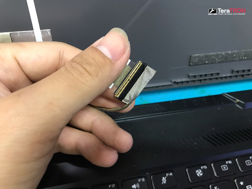 Thay màn hình Laptop Asus TUF Gaming A15 FA506 10 Thay màn hình Laptop Asus TUF Gaming A15 FA506 giá rẻ hcm tphcm