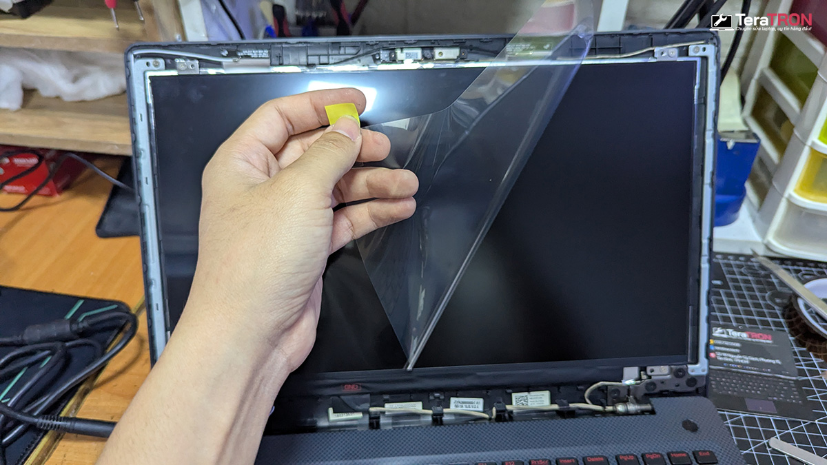Thay màn hình Laptop Dell G3 3579 12 Thay màn hình Laptop Dell G3 3579 chính hãng hcm tphcm