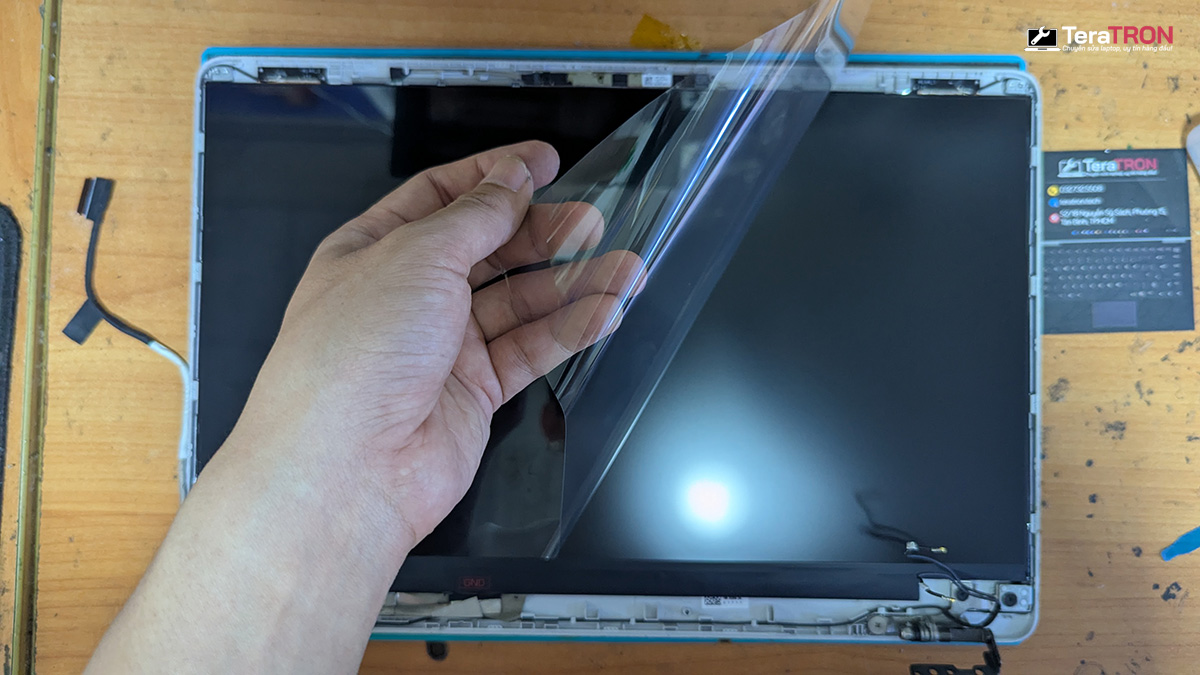 Thay màn hình Laptop HP 15s fq2716TU 12 Thay màn hình Laptop HP 15s fq2716TU chính hãng hcm tphcm