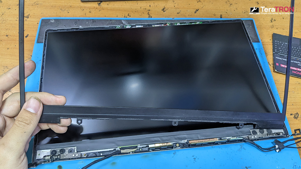 Thay màn hình Laptop Lenovo ThinkBook 14s G2 ITL 12 Thay màn hình Laptop Lenovo ThinkBook 14s G2 ITL lấy gấp hcm tân bình