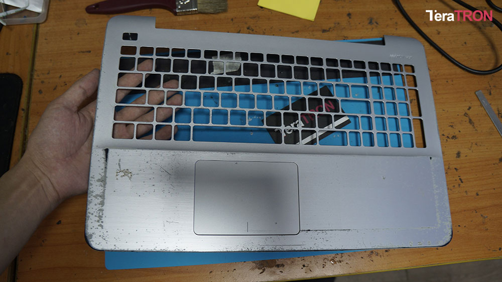 Thay bàn phím Laptop Asus F555L TPHCM 3 Thay bàn phím Laptop Asus F555L lấy ngay hcm