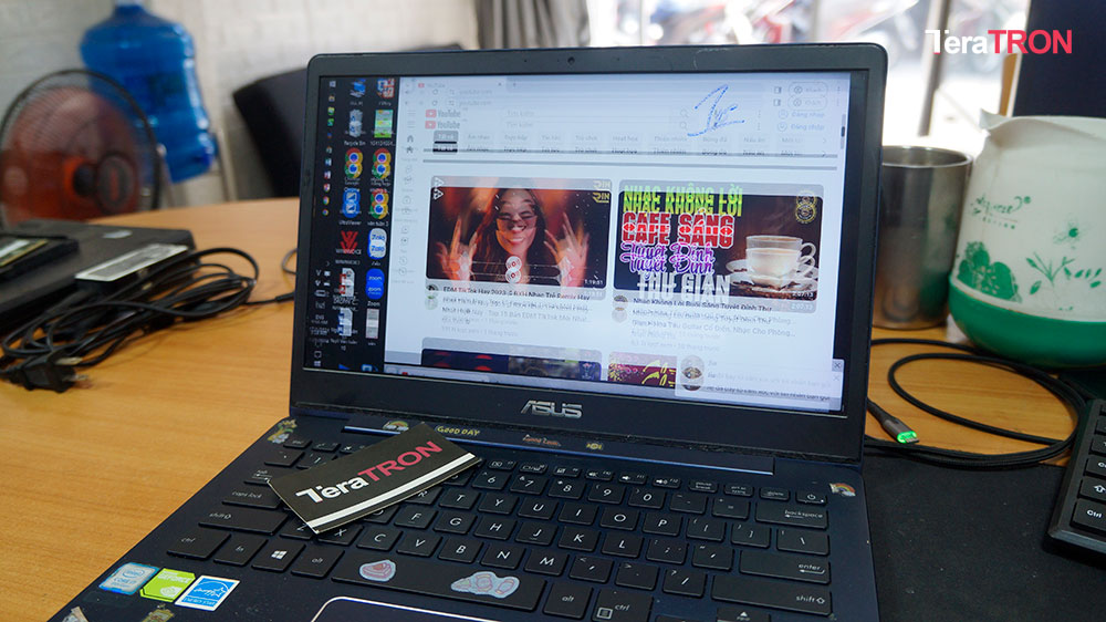 Thay màn hình Laptop Asus UX331U giá rẻ hcm