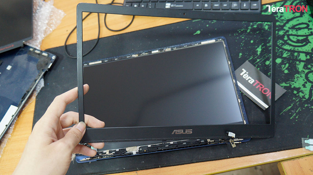 Thay màn hình Laptop Asus UX331U 8 Thay màn hình Laptop Asus UX331U lấy ngay hcm