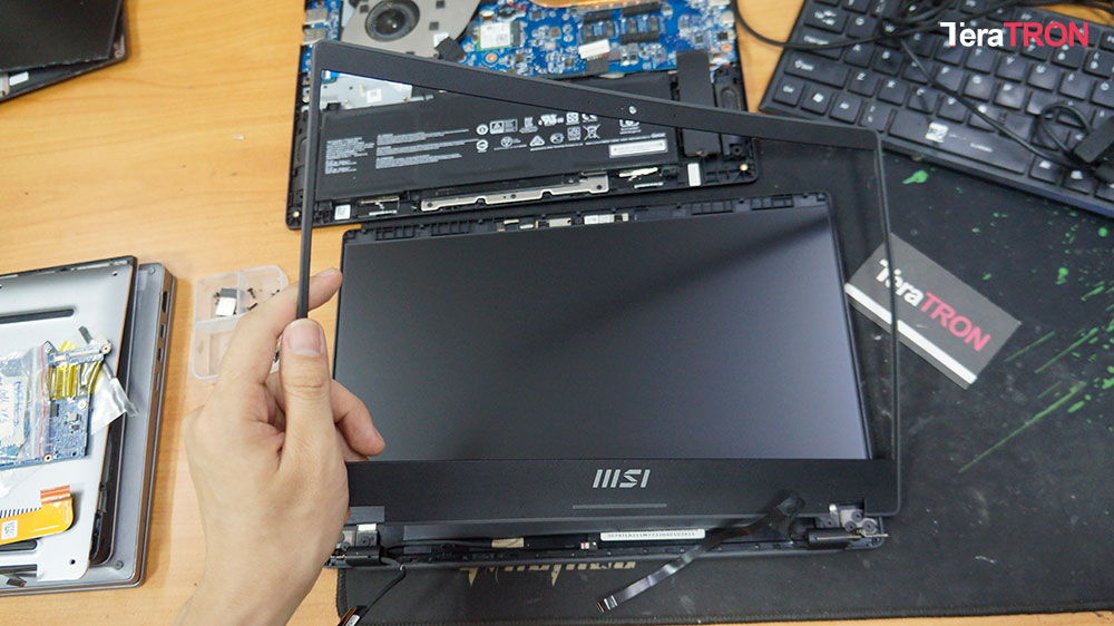 Thay màn hình Laptop MSI Modern 14 C11M 11 Thay màn hình Laptop MSI Modern 14 C11M giá rẻ hcm