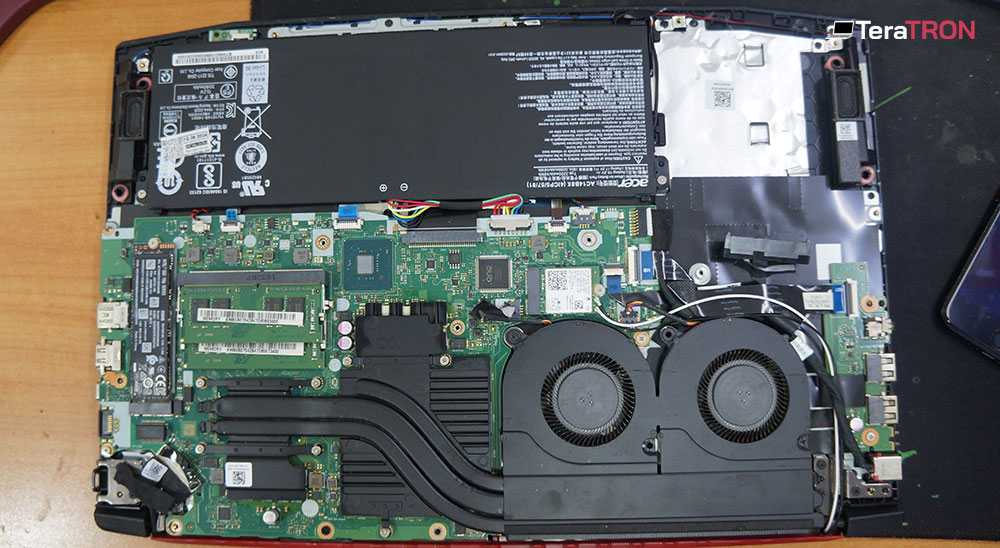 Thay pin Laptop Acer Predator Helios 300 4 Thay pin Laptop Acer Predator Helios 300 lấy ngay hcm