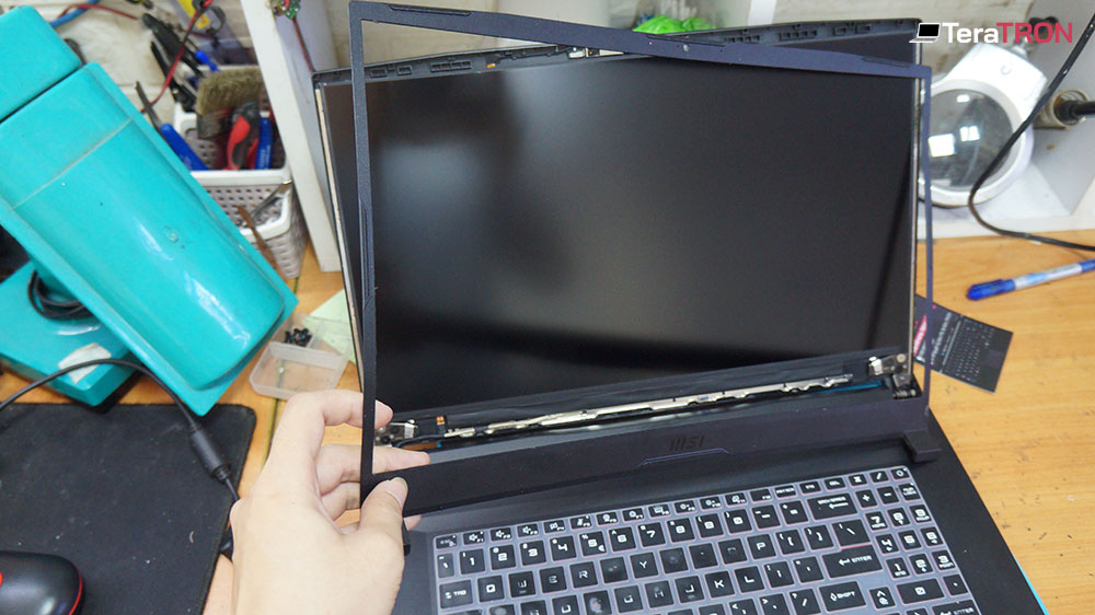 Thay màn hình Laptop MSI Katana GF76 11UC 11 Thay màn hình Laptop MSI Katana GF76 11UC lấy liền hcm tphcm
