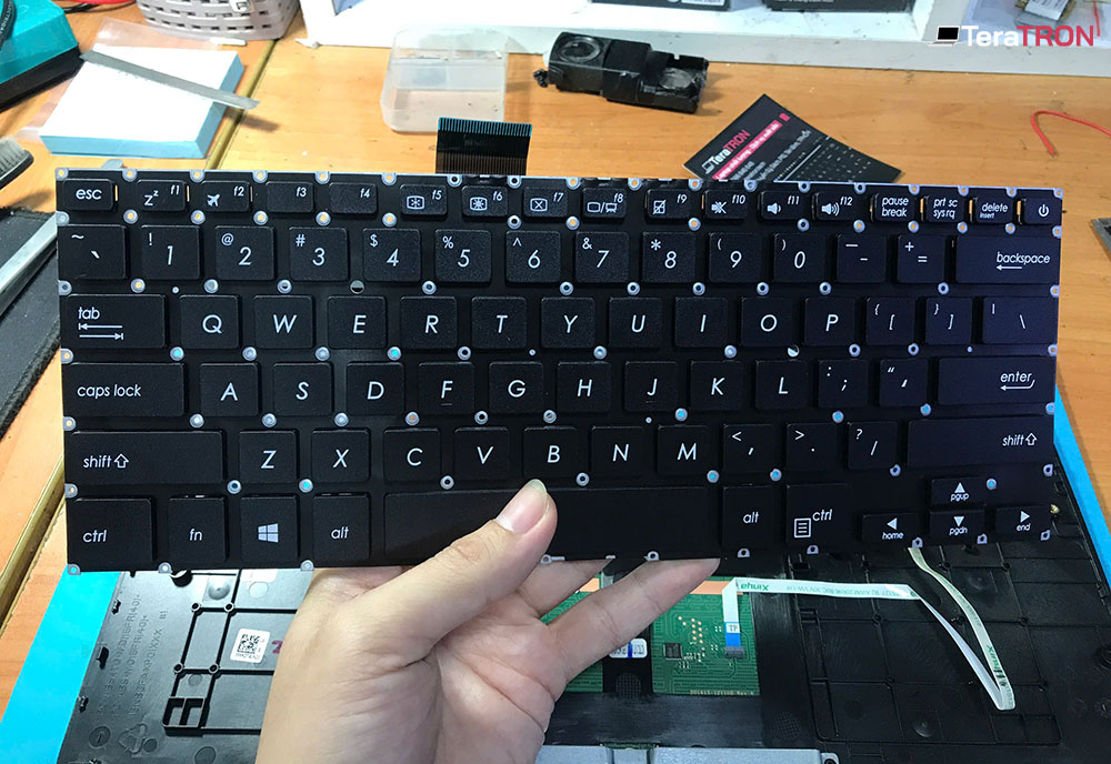 Thay bàn phím Laptop Asus X405U 2 Thay bàn phím Laptop Asus X405U chính hãng hcm
