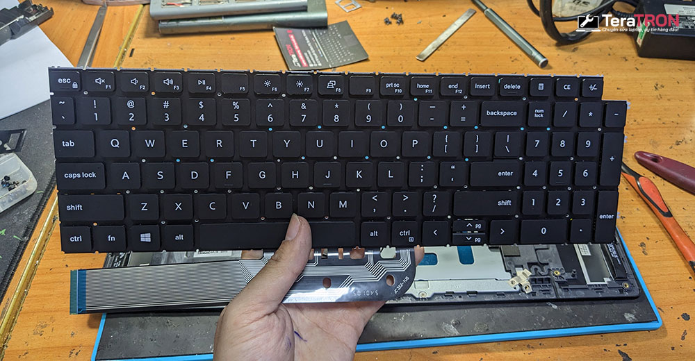 Thay bàn phím Laptop Dell Vostro 15 5510 (màu đen) 1 Thay bàn phím Laptop Dell Vostro 15 5510 chính hãng hcm tphcm