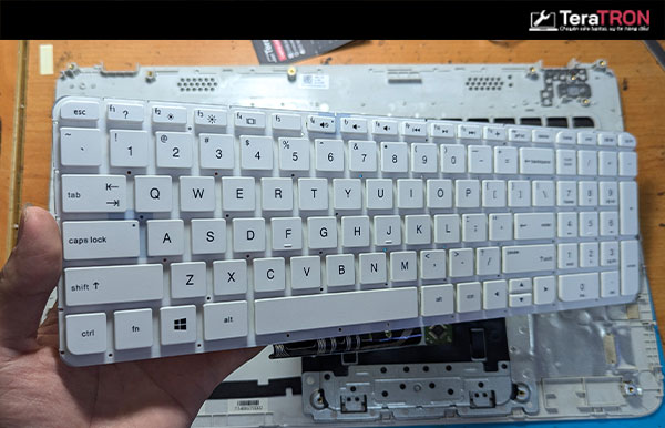 Dịch vụ sửa Laptop 5 Thay-bàn-phím-Laptop-HP-15-p031TX-teratron-laptop-tphcm