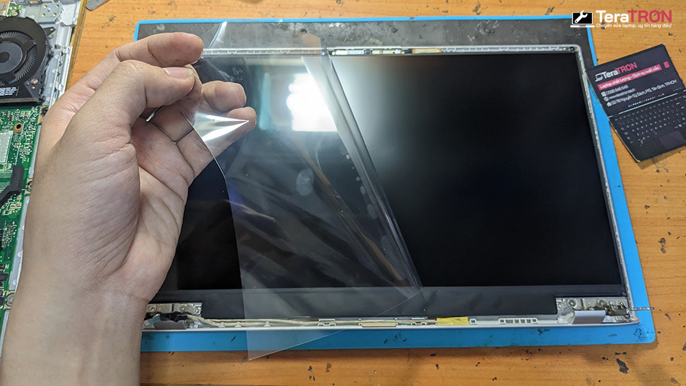 Thay màn hình Laptop Asus VivoBook A412F 10 Thay màn hình Laptop Asus VivoBook A412F chính hãng hcm tphcm