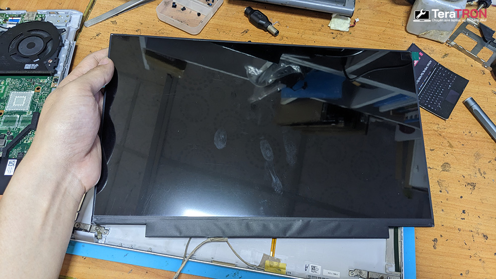 Thay màn hình Laptop Asus VivoBook A412F 9 Thay màn hình Laptop Asus VivoBook A412F giá rẻ hcm tp.hcm