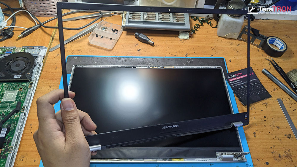 Thay màn hình Laptop Asus VivoBook A412F 11 Thay màn hình Laptop Asus VivoBook A412F lấy liền hcm tphcm