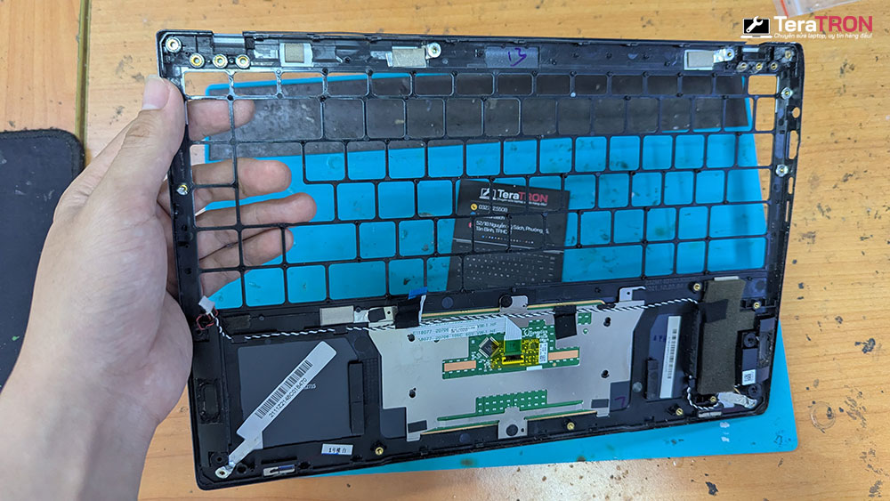 Thay bàn phím laptop MSI Modern 14 B5M 5 Thay bàn phím laptop MSI Modern 14 B5M lấy ngay hcm tphcm