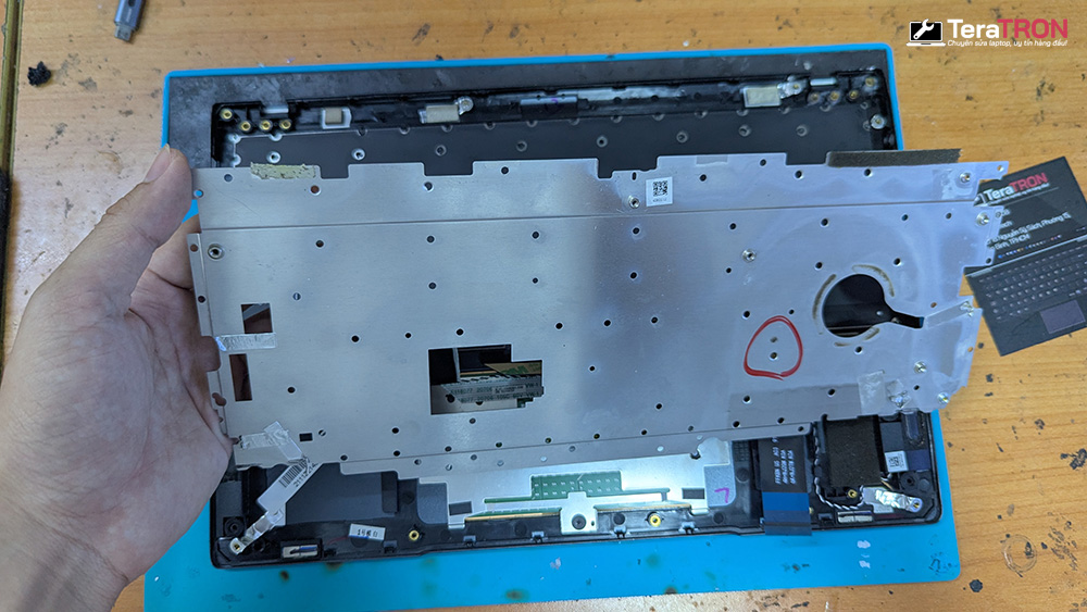 Thay bàn phím laptop MSI Modern 14 B5M 7 Thay bàn phím laptop MSI Modern 14 B5M lấy nhanh hcm tphcm