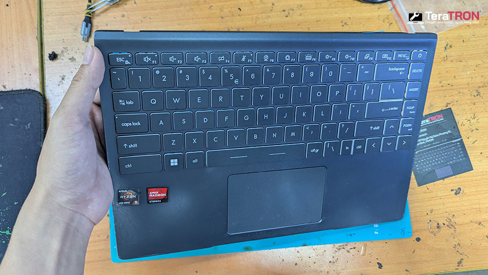 Thay bàn phím laptop MSI Modern 14 B5M 9 Thay bàn phím laptop MSI Modern 14 B5M mới zin hcm tp.hcm