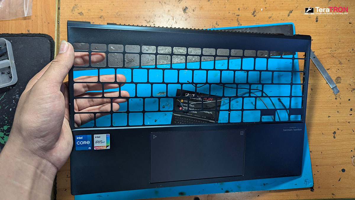 Thay bàn phím laptop Asus UX425E 4 Thay bàn phím laptop Asus UX425E lấy gấp hcm tphcm