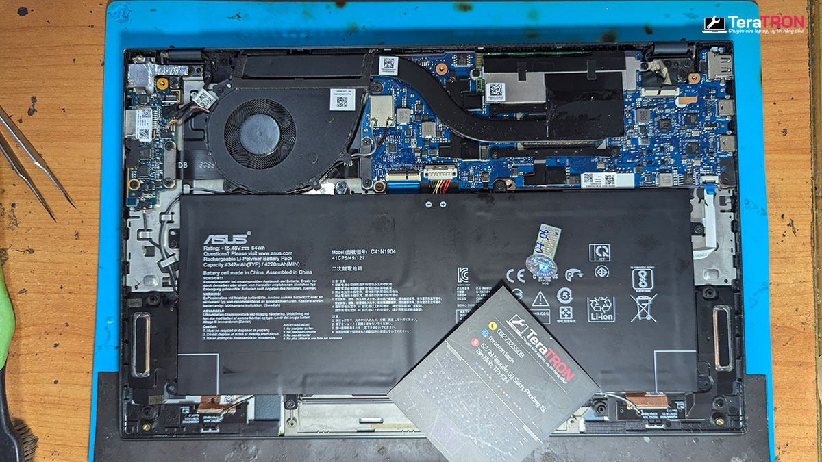 Thay bàn phím laptop Asus UX425E 8 Thay bàn phím laptop Asus UX425E lấy ngay hcm tphcm