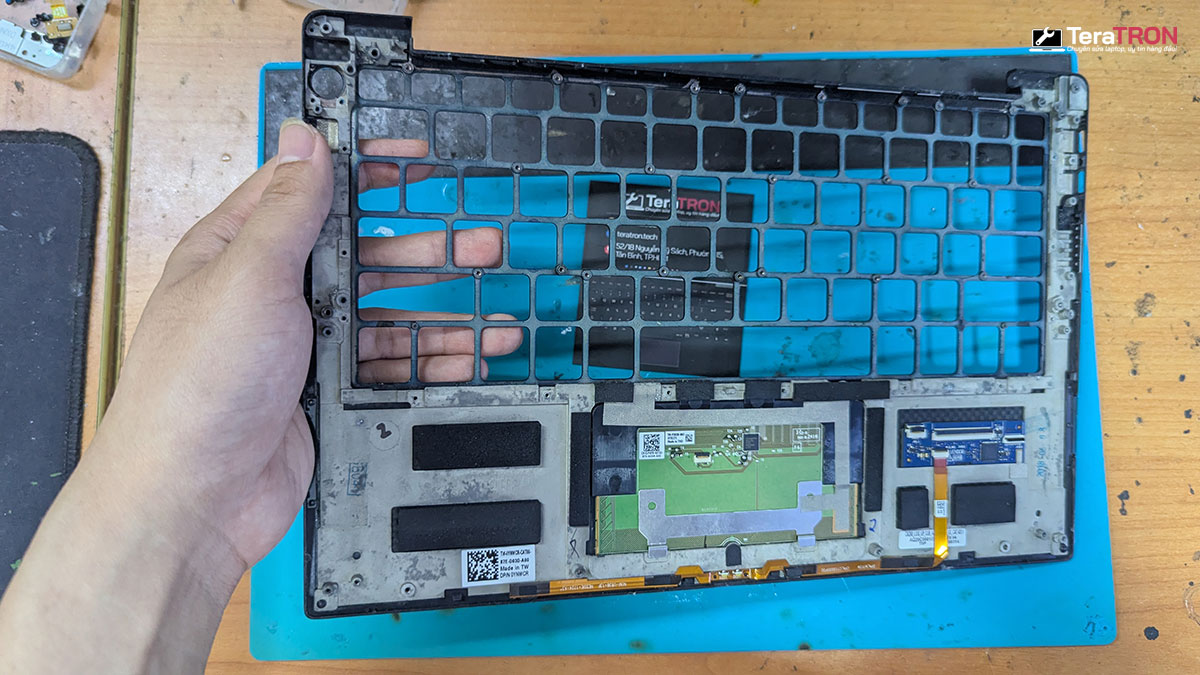Thay bàn phím laptop Dell XPS 13 9370 3 Thay bàn phím laptop Dell XPS 13 9370 lấy liền hcm tphcm