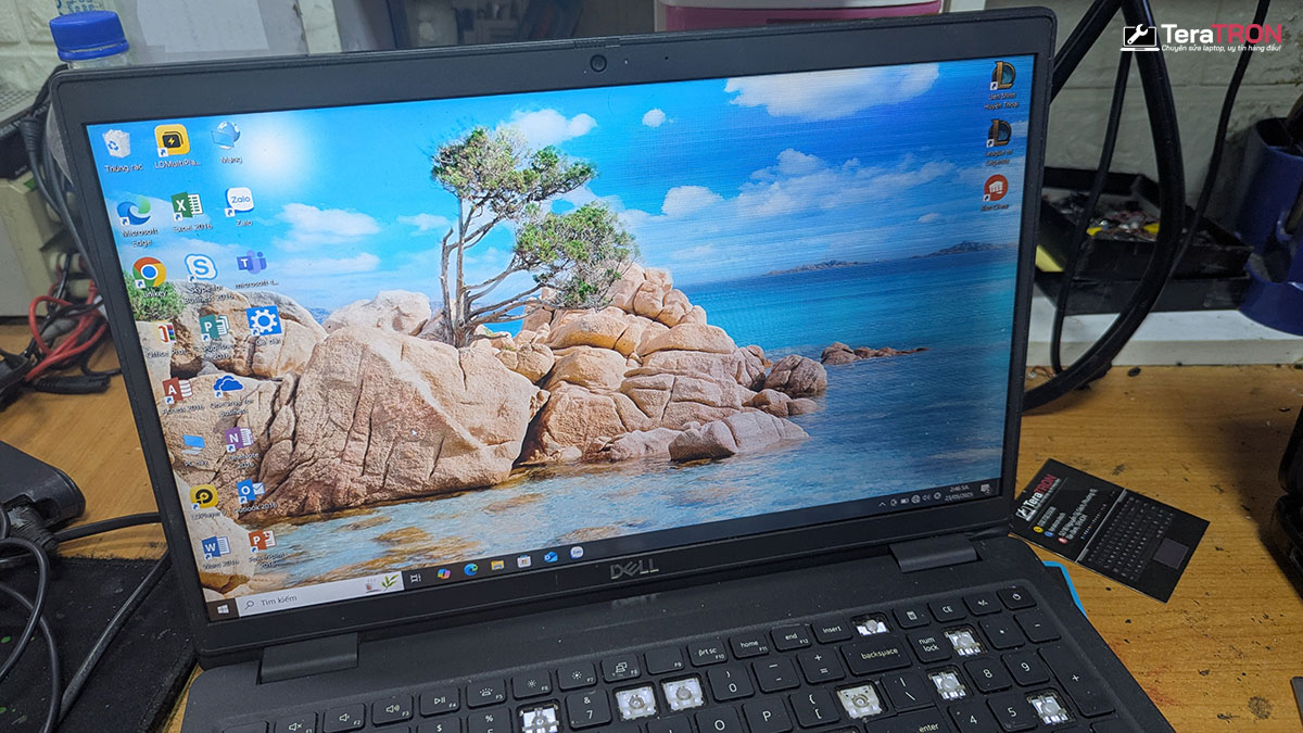Thay màn hình laptop Dell Latitude 3520 8 Thay màn hình laptop Dell Latitude 3520 nhiễu nháy sọc nhòe màu hcm tphcm