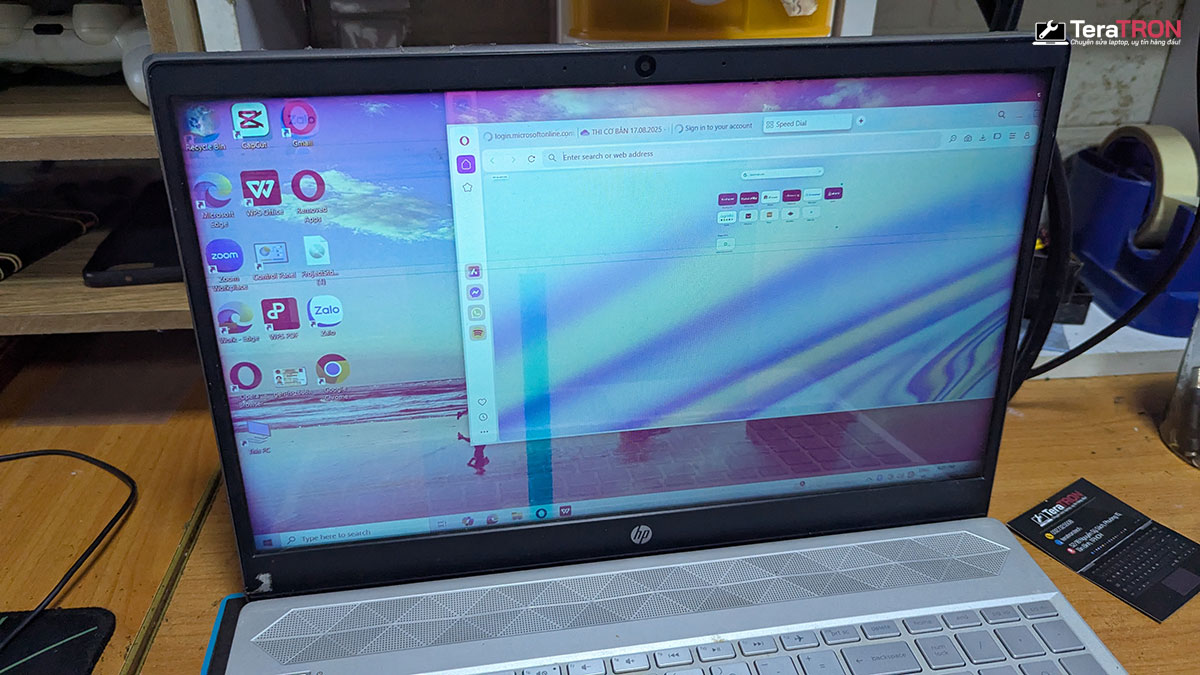 Thay màn hình laptop HP Pavilion 15-cs3010TU nhiễu nhòe màu hcm tphcm
